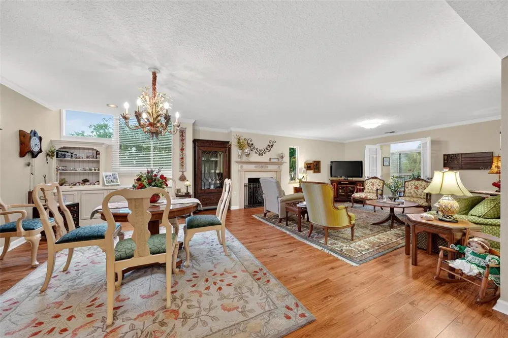 250 CAROLINA AVENUE #205 Winter Park, FL 32789