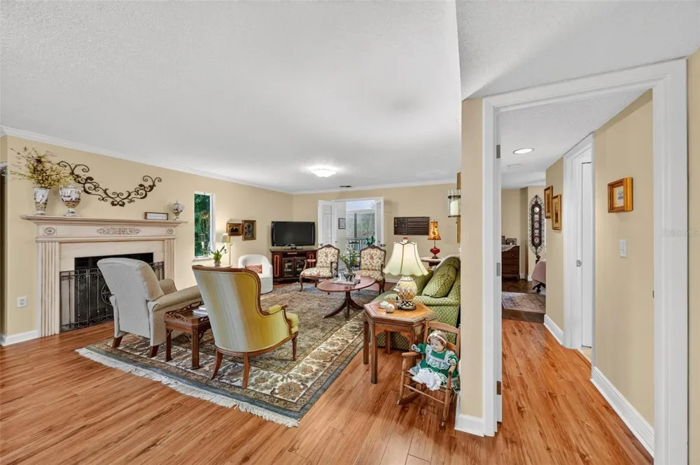 250 CAROLINA AVENUE #205 Winter Park, FL 32789