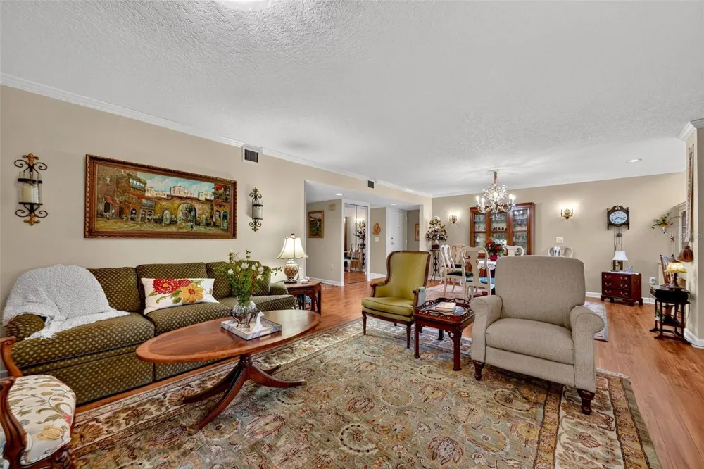 250 CAROLINA AVENUE #205 Winter Park, FL 32789