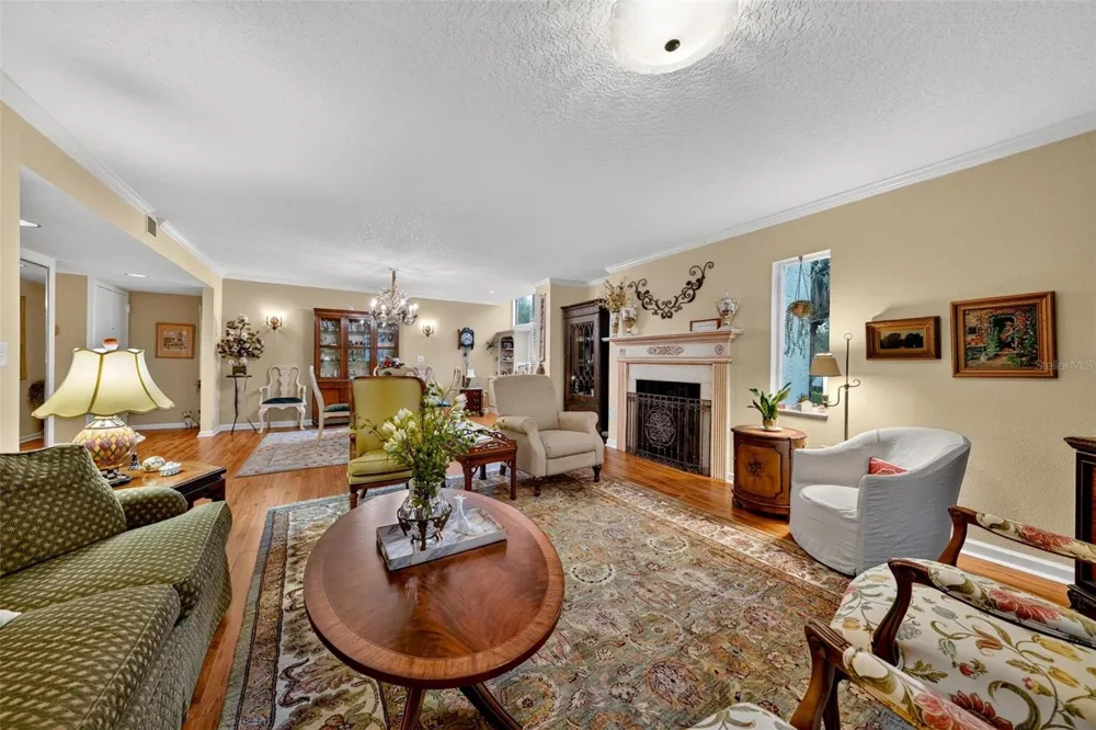 250 CAROLINA AVENUE #205 Winter Park, FL 32789