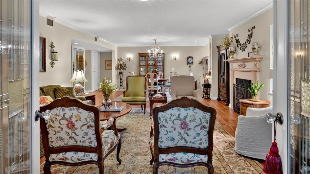 250 CAROLINA AVENUE #205 Winter Park, FL 32789