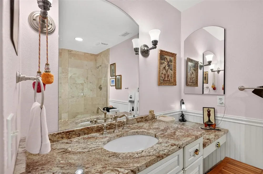 250 CAROLINA AVENUE #205 Winter Park, FL 32789