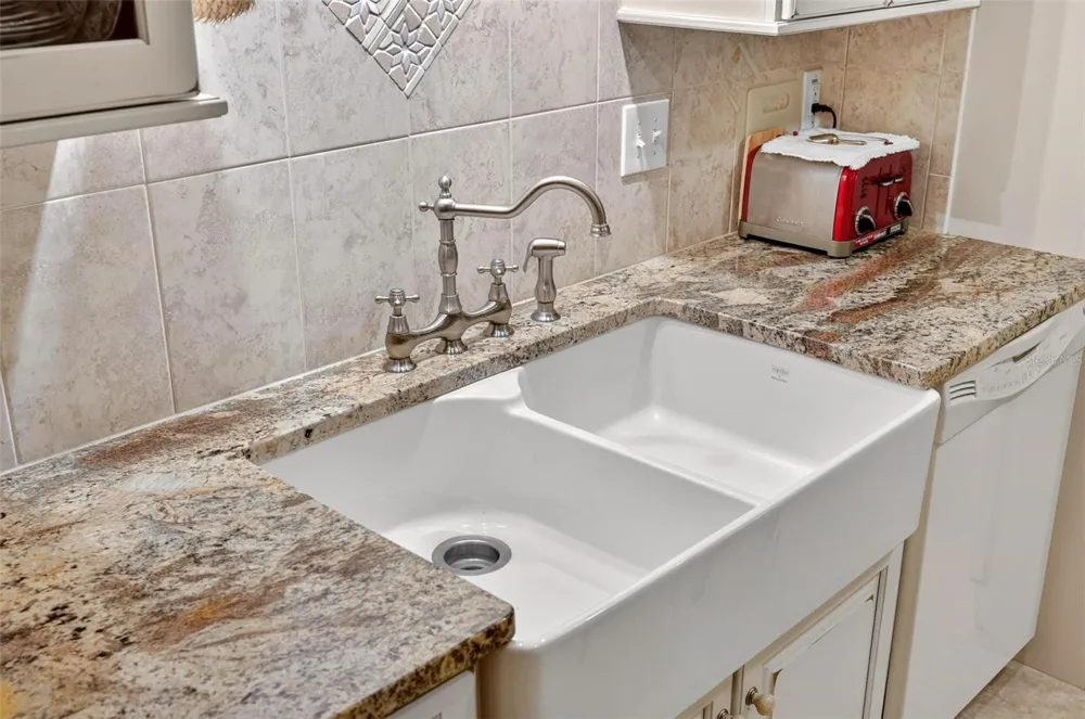250 CAROLINA AVENUE #205 Winter Park, FL 32789