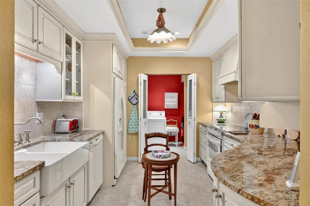 250 CAROLINA AVENUE #205 Winter Park, FL 32789