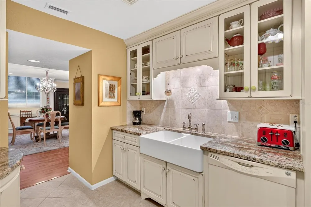 250 CAROLINA AVENUE #205 Winter Park, FL 32789