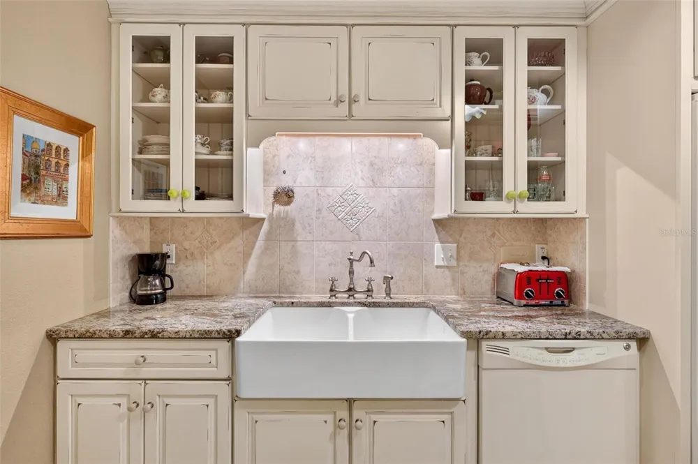 250 CAROLINA AVENUE #205 Winter Park, FL 32789