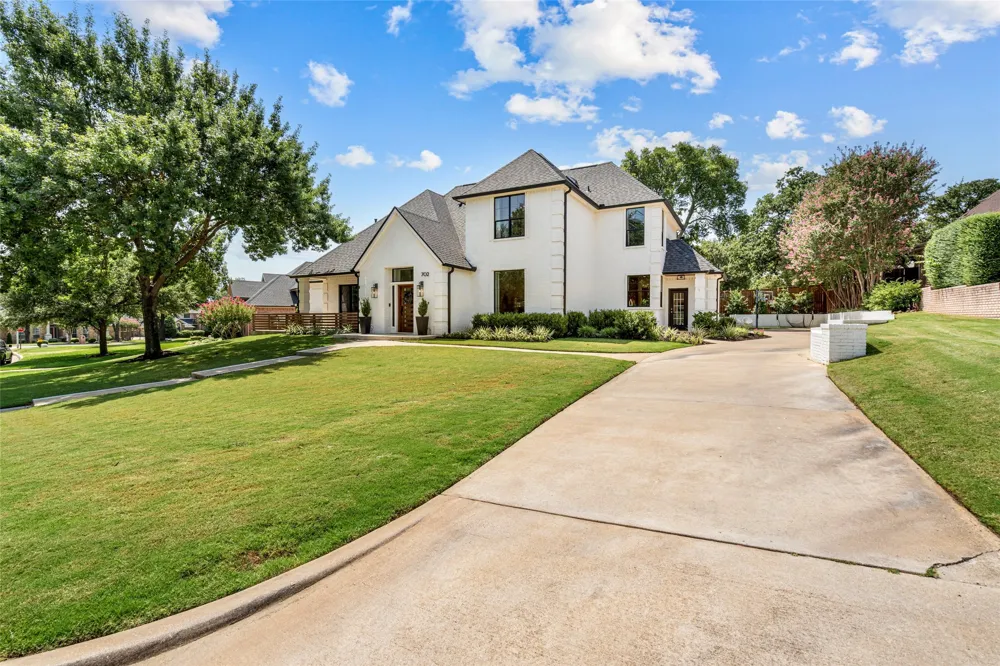 702 Shadow Glen Drive Southlake, TX 76092
