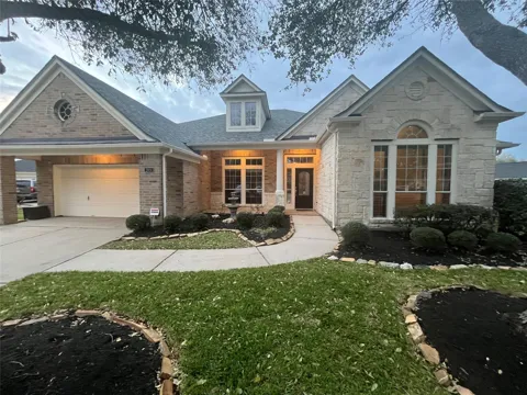2904 Lakemist Court