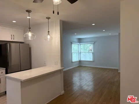 4123 W Toluca Lake Avenue