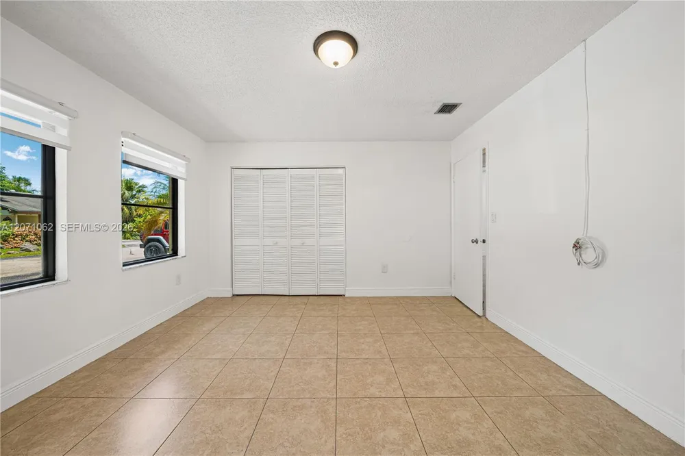 5302 SW 138th Pl Miami, FL 33175