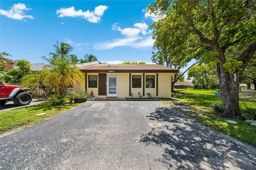 5302 SW 138th Pl Miami, FL 33175