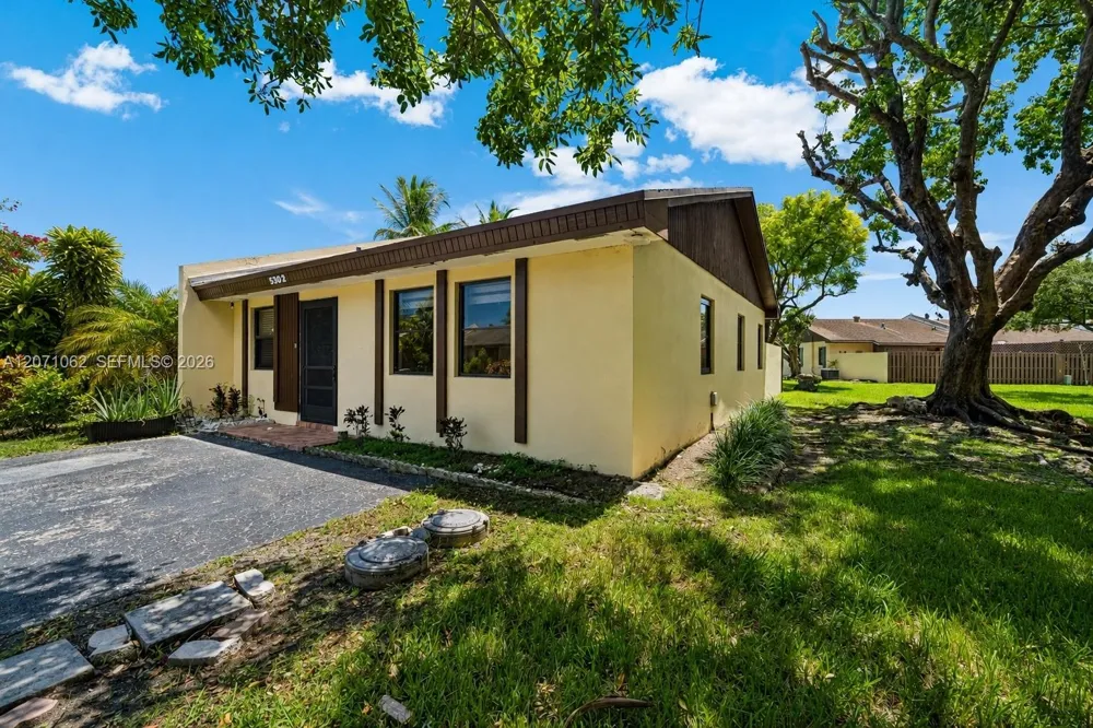 5302 SW 138th Pl Miami, FL 33175