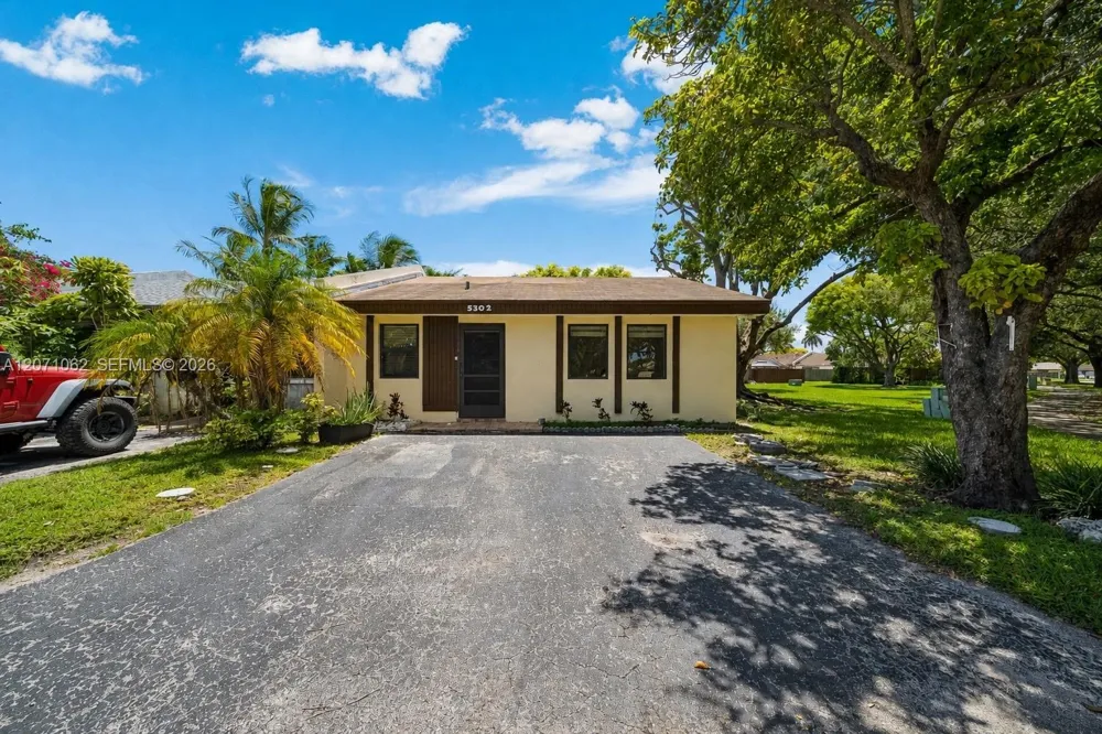 5302 SW 138th Pl Miami, FL 33175