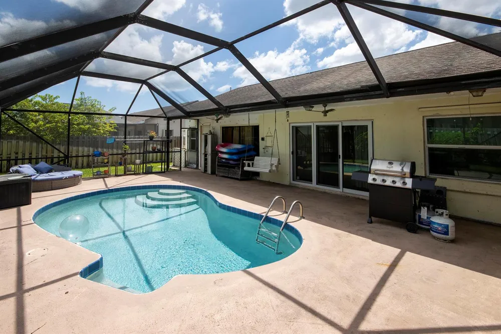 35 CEDAR CIRCLE Boynton Beach, FL 33436