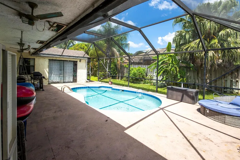 35 CEDAR CIRCLE Boynton Beach, FL 33436