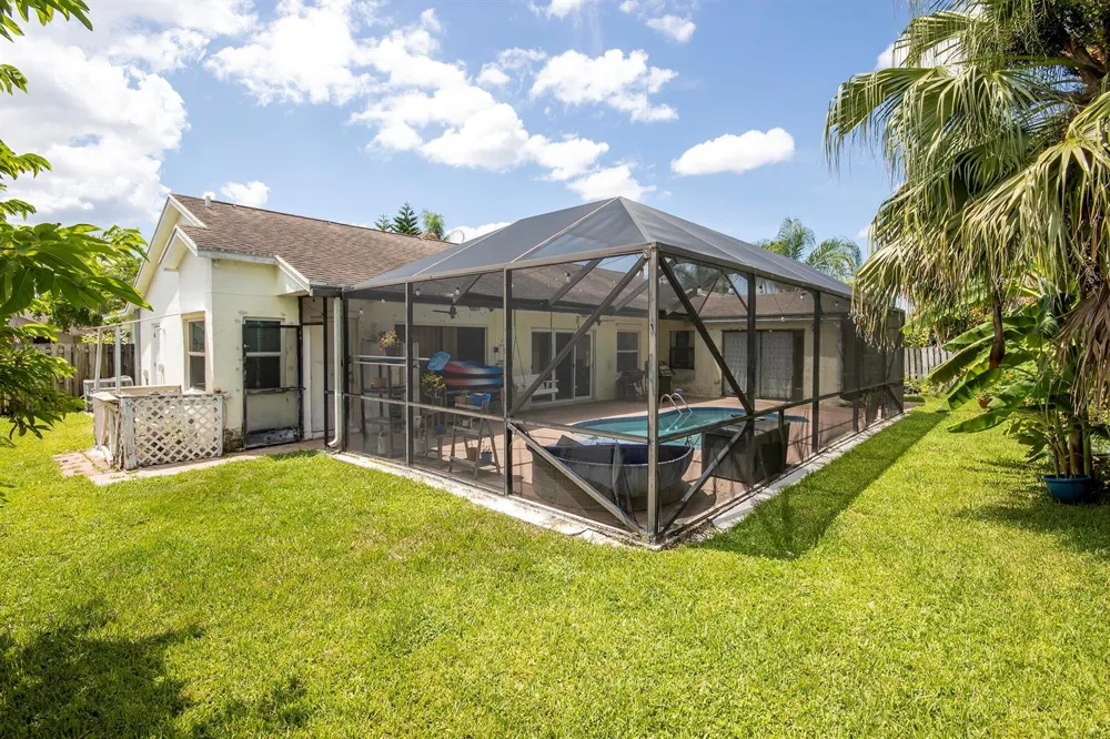 35 CEDAR CIRCLE Boynton Beach, FL 33436