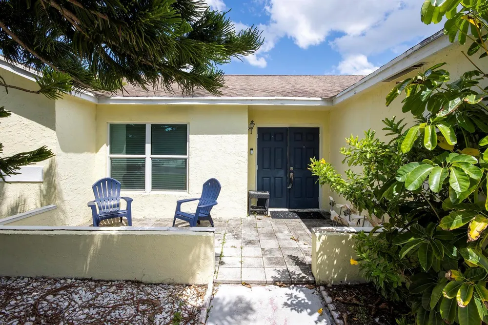 35 CEDAR CIRCLE Boynton Beach, FL 33436