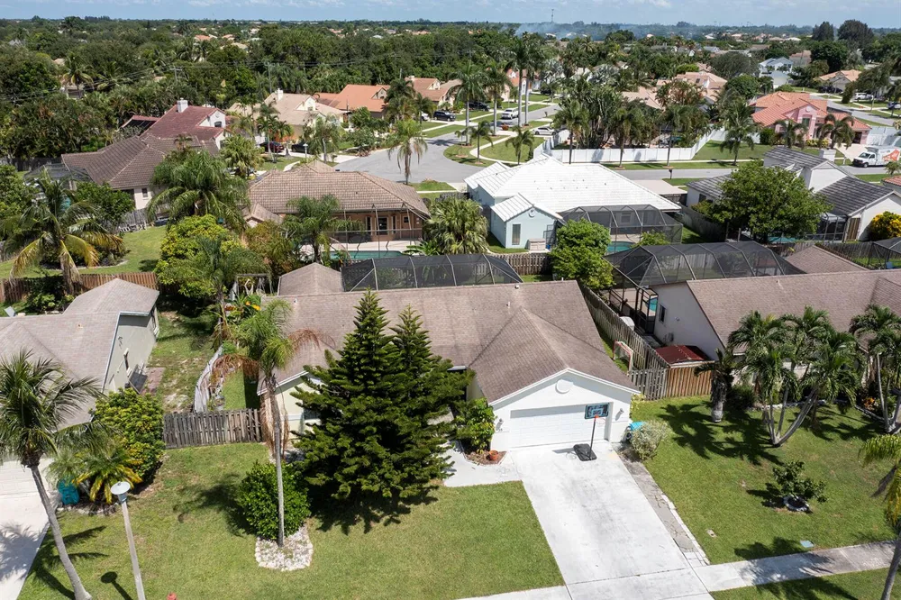 35 CEDAR CIRCLE Boynton Beach, FL 33436