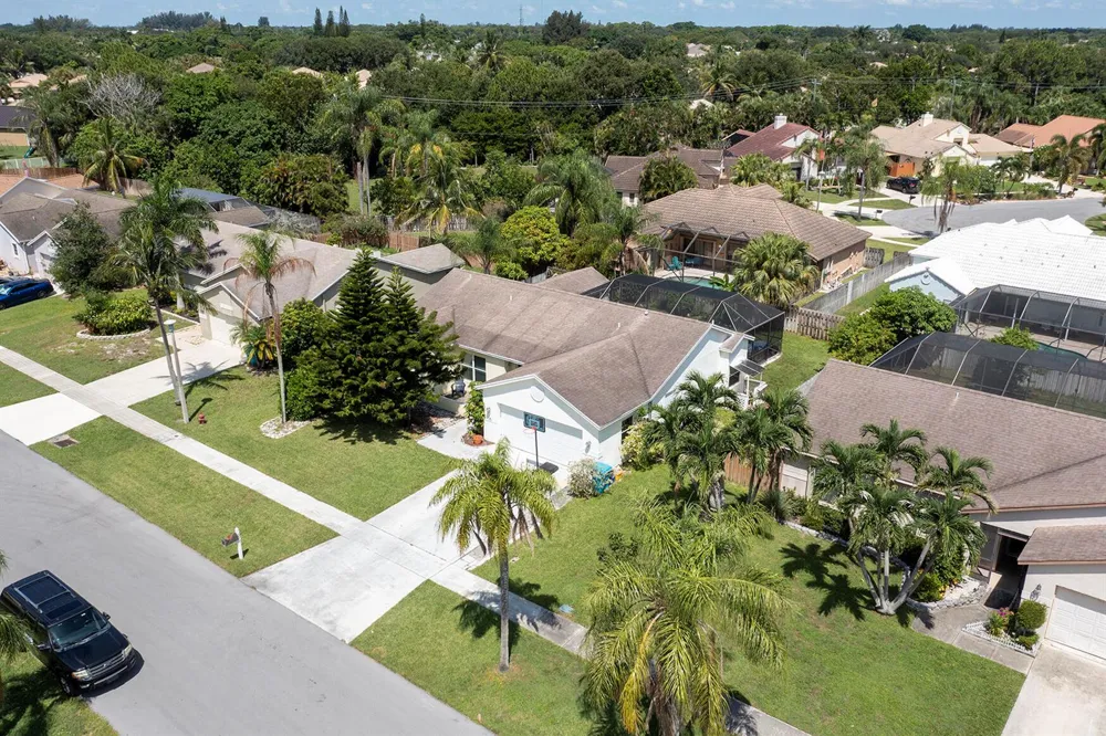35 CEDAR CIRCLE Boynton Beach, FL 33436
