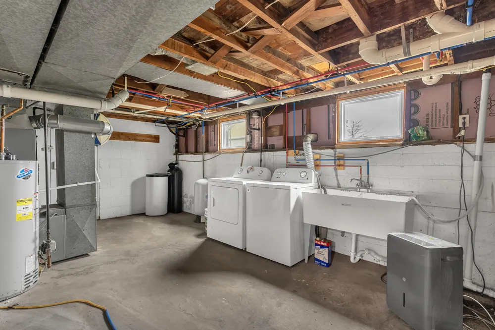 502 S 250 W Valparaiso, IN 46385