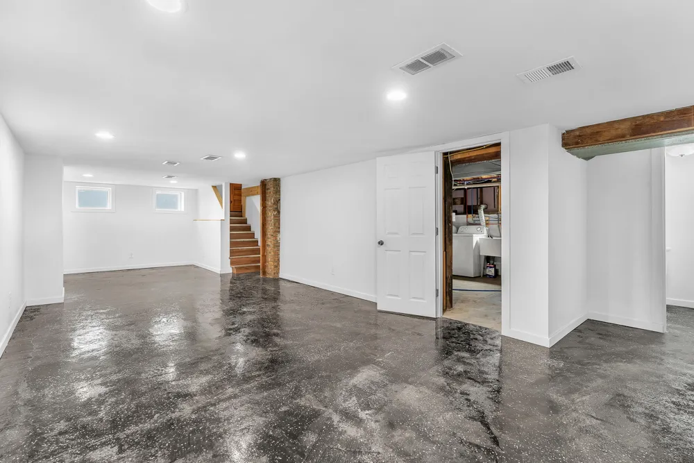 502 S 250 W Valparaiso, IN 46385
