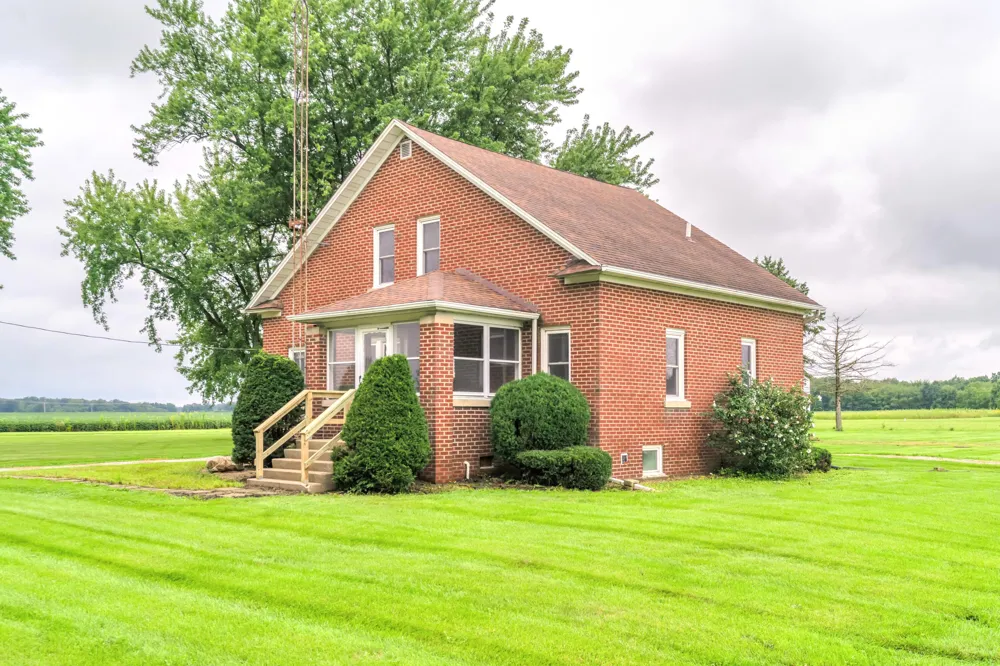 502 S 250 W Valparaiso, IN 46385