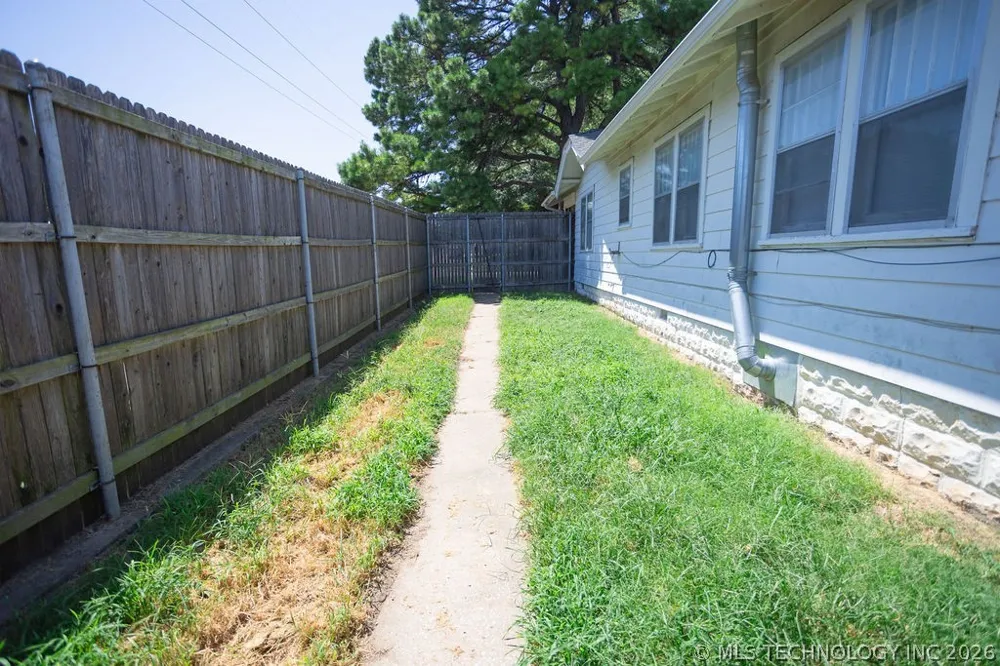 1147 S Florence Avenue Tulsa, OK 74104