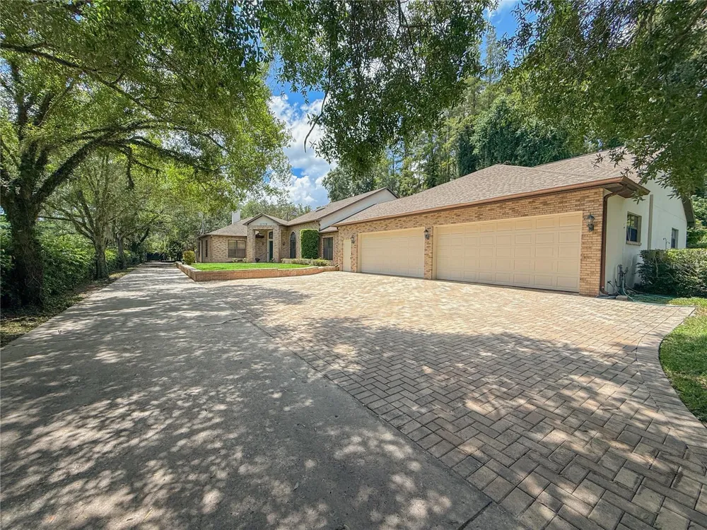 11708 ORANGE GROVE DRIVE Tampa, FL 33618