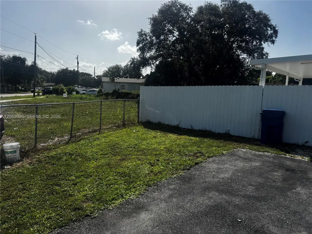 15200 Railroad Dr Miami Gardens, FL 33054