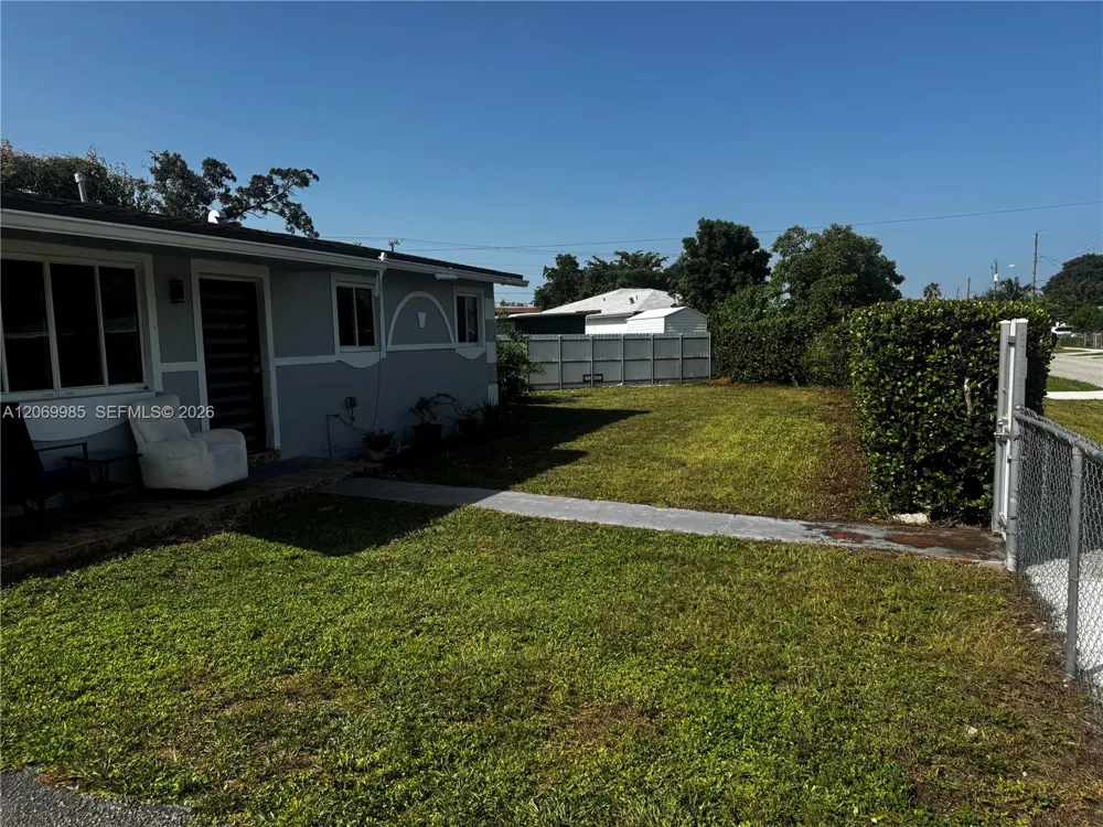 15200 Railroad Dr Miami Gardens, FL 33054