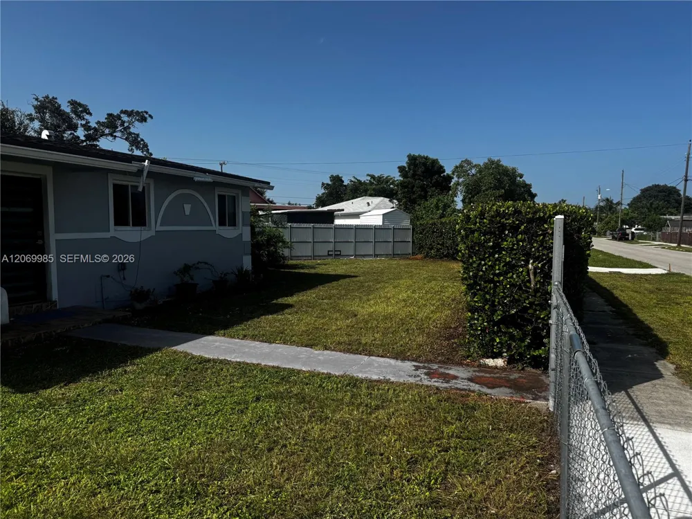 15200 Railroad Dr Miami Gardens, FL 33054