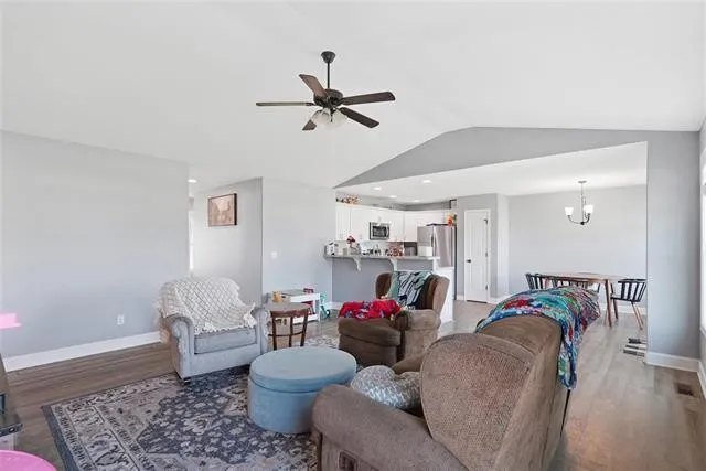 447 Fairbanks Ave Bowling Green, KY 42101