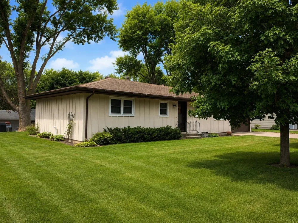 631 19th Street Windom, MN 56101