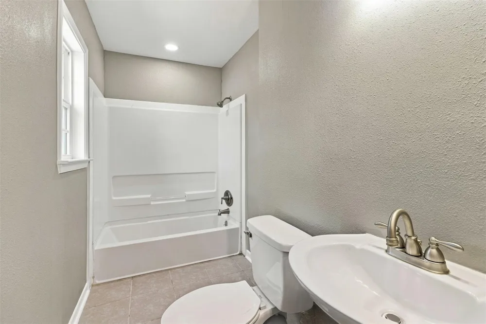 2213 17th Avenue Texas City, TX 77590