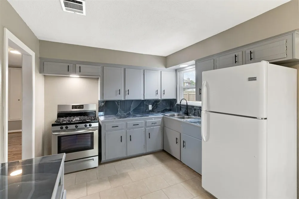2213 17th Avenue Texas City, TX 77590