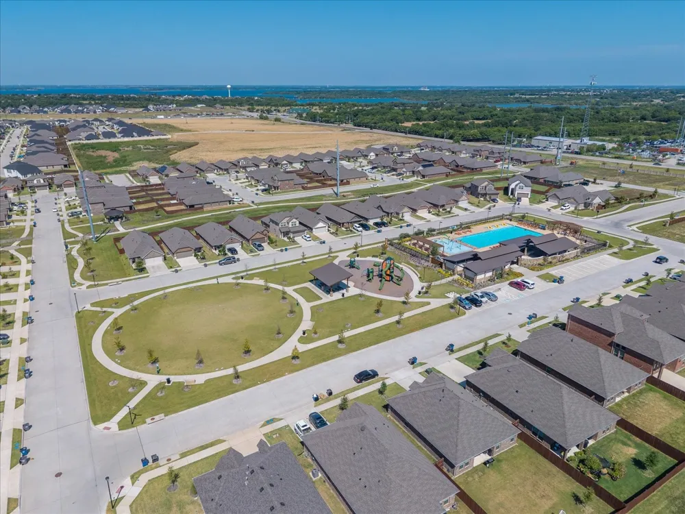 772 Soar Sky Way Lavon, TX 75166