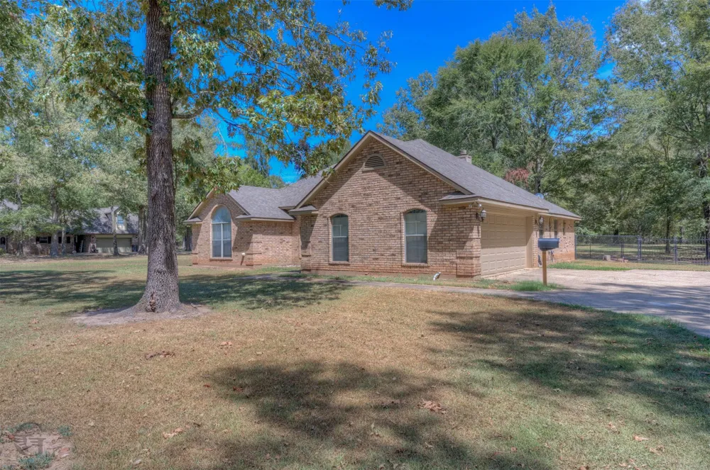1035 Crouch Road Benton, LA 71006