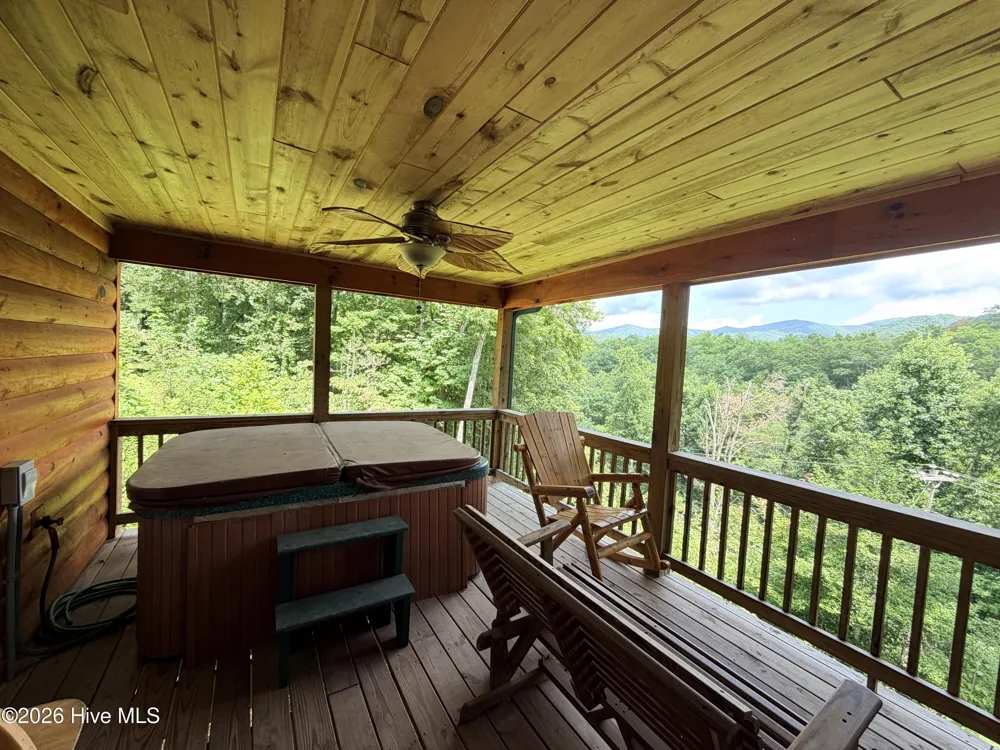 119 Bucks Nest Drive Topton, NC 28781