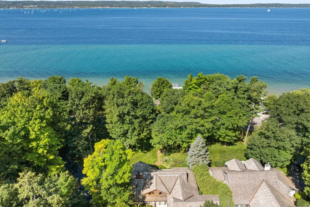 7200 Peninsula Drive Peninsula Township, MI 49686