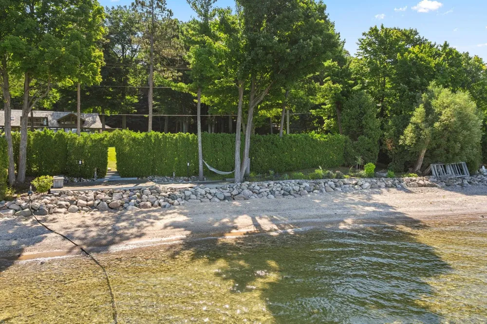 7200 Peninsula Drive Peninsula Township, MI 49686