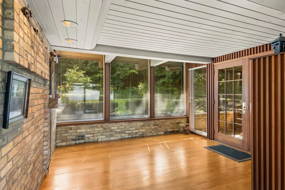 7200 Peninsula Drive Peninsula Township, MI 49686