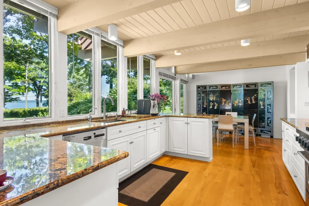 7200 Peninsula Drive Peninsula Township, MI 49686