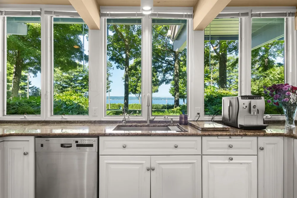 7200 Peninsula Drive Peninsula Township, MI 49686