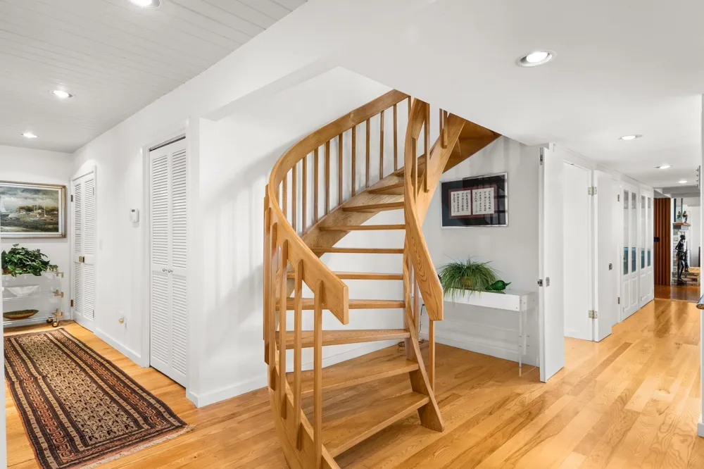7200 Peninsula Drive Peninsula Township, MI 49686