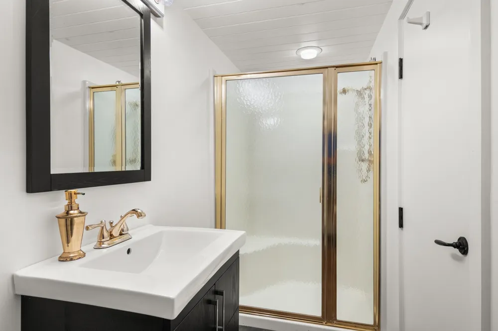 7200 Peninsula Drive Peninsula Township, MI 49686