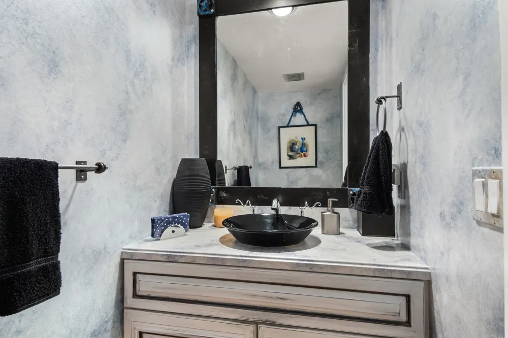 7200 Peninsula Drive Peninsula Township, MI 49686