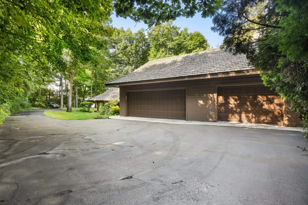 7200 Peninsula Drive Peninsula Township, MI 49686