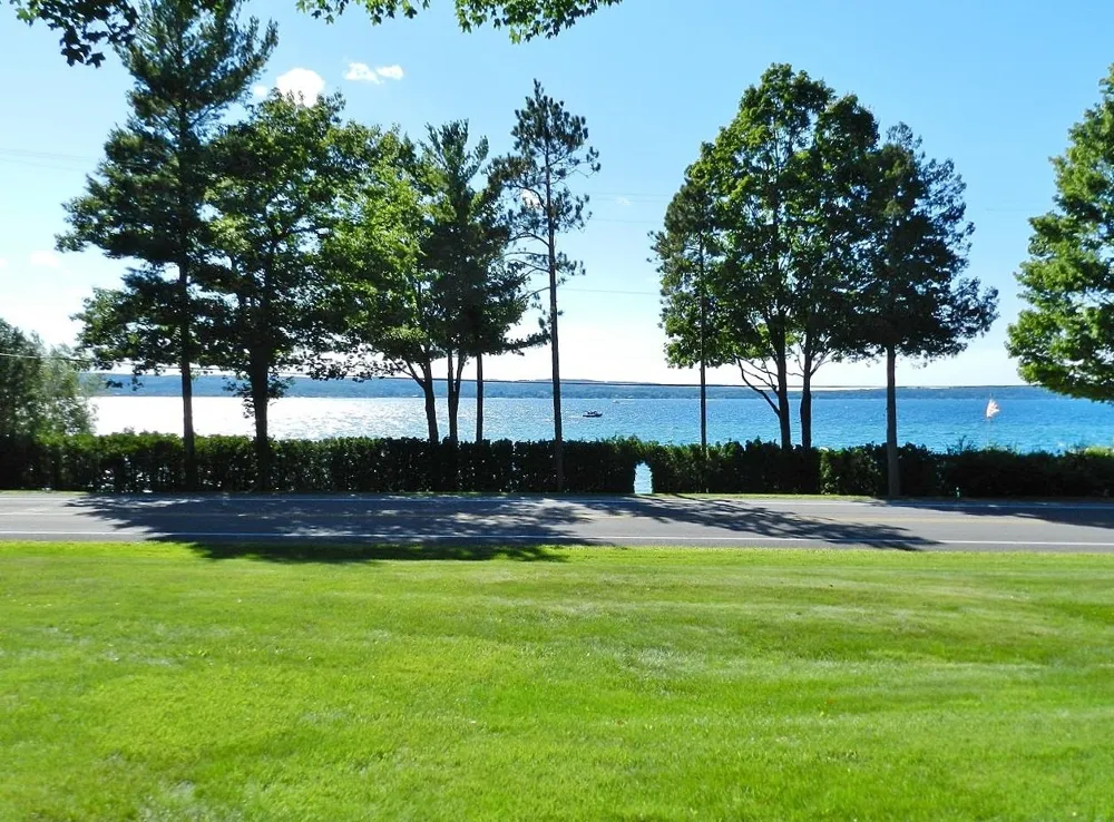 7200 Peninsula Drive Peninsula Township, MI 49686