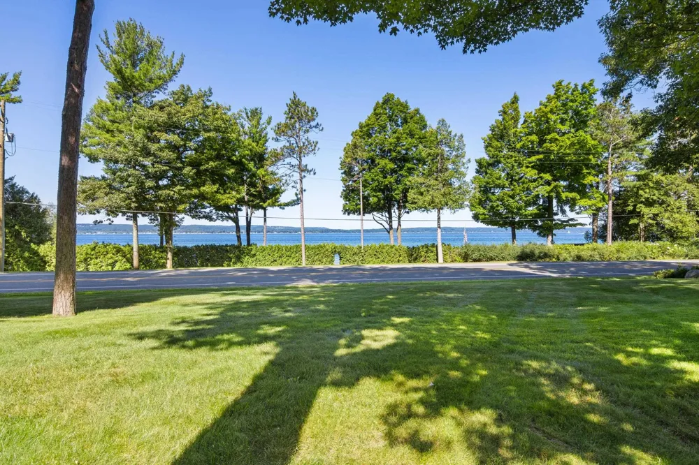 7200 Peninsula Drive Peninsula Township, MI 49686