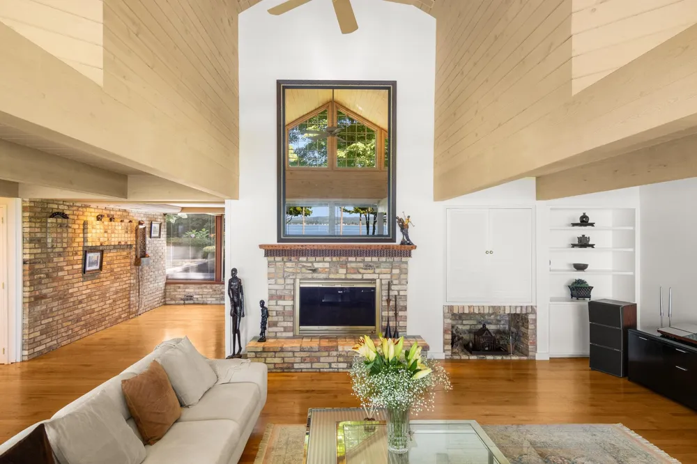 7200 Peninsula Drive Peninsula Township, MI 49686